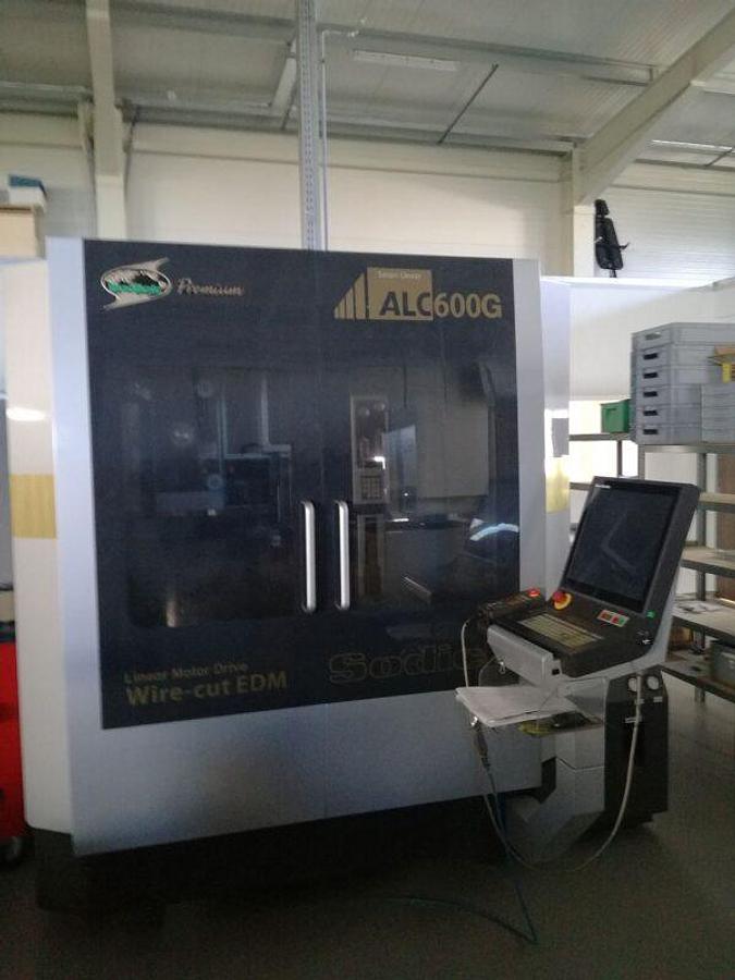 Used SODICK ALC600G wire spark