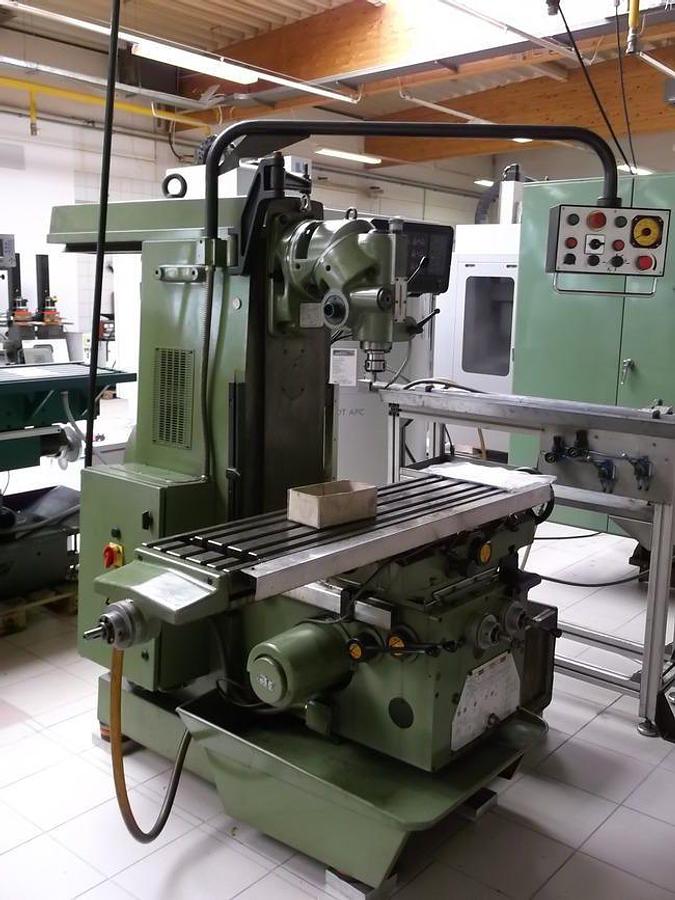 Used LAGUN FU1250 universal milling machine
