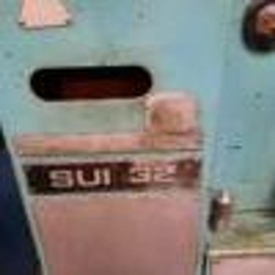 Used TOS SUI32/750 center lathe