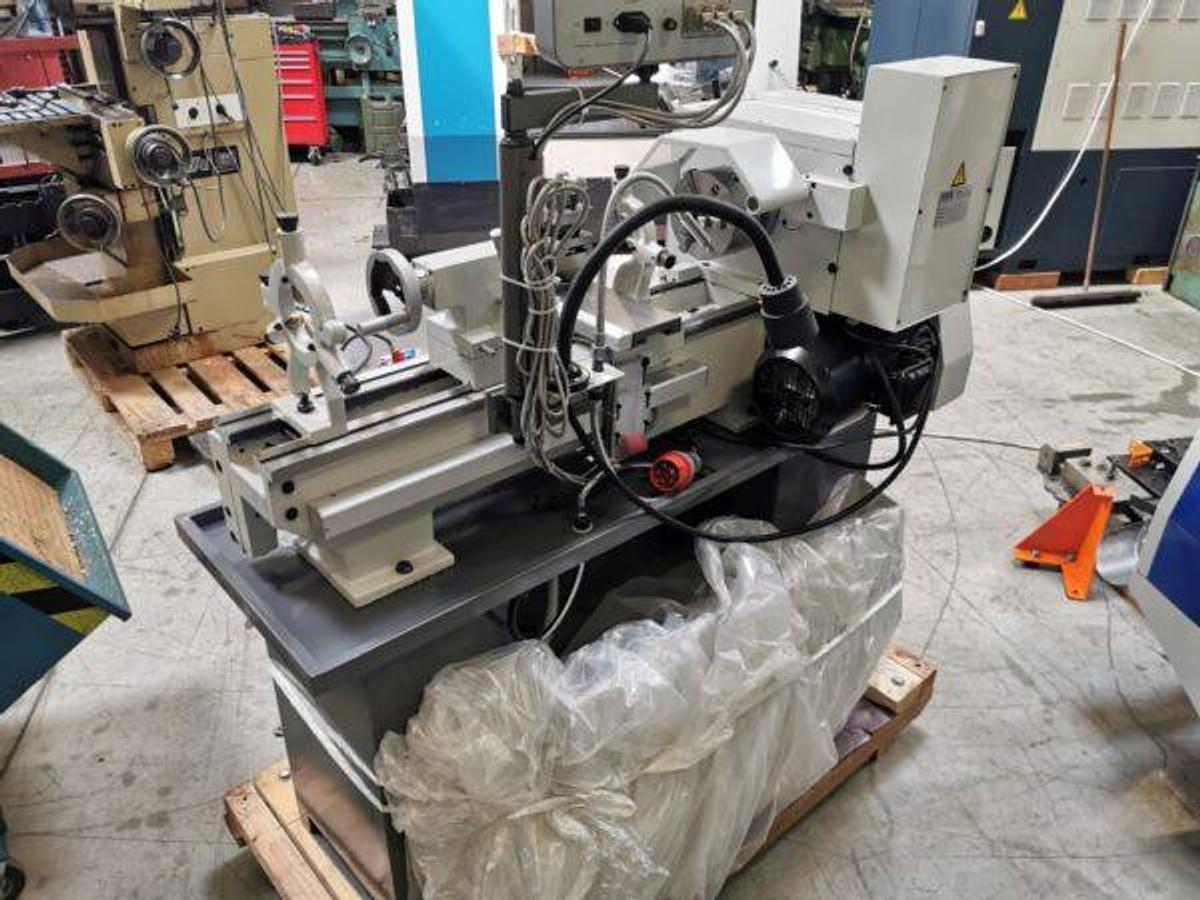 Used KAMI DKM300.750 lathe