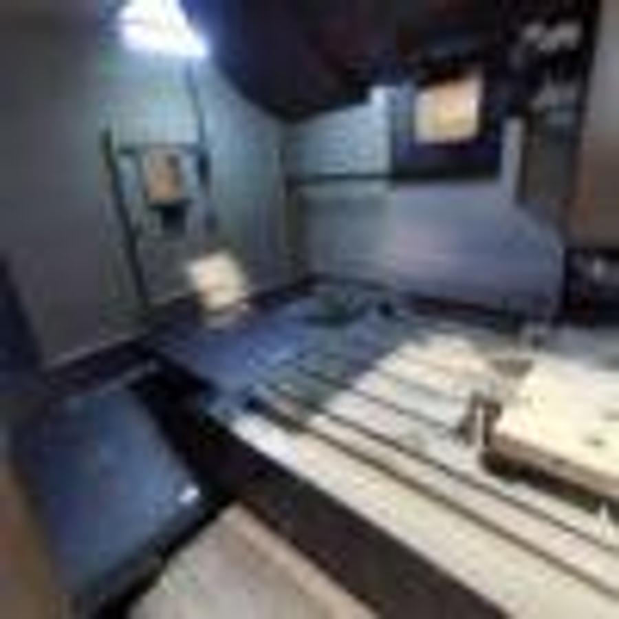 Used DOOSAN MYNX7500 machining center