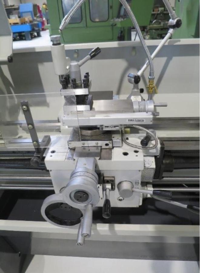 Used KAMI DKM360 center lathe