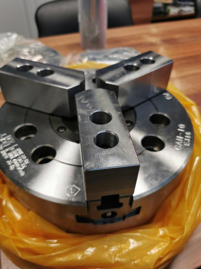 Hydraulic chuck