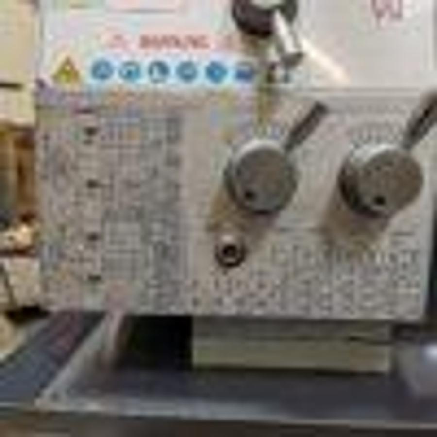 Used KAMI DKM280/500 lathe