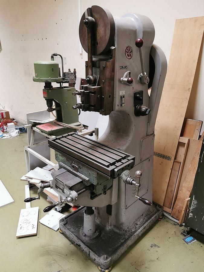 Used ROSCHER & EICHLER ST3 vertical chisel