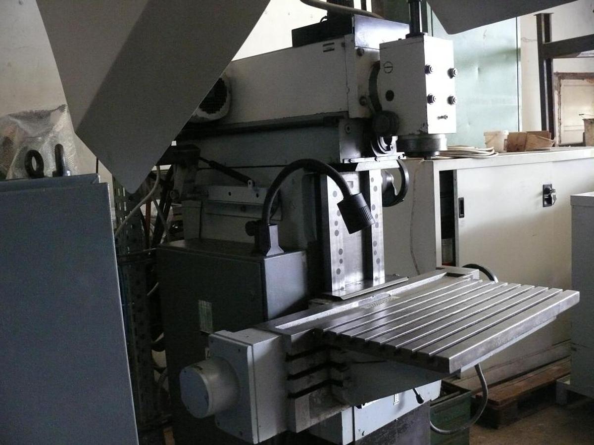 Used RUHLA VBR 2242 conventional milling machine