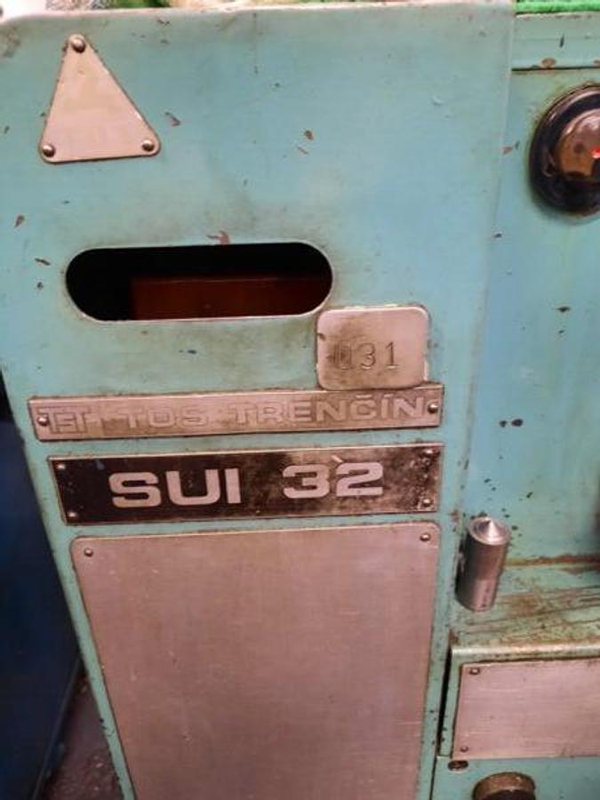 Used TOS SUI32/750 center lathe