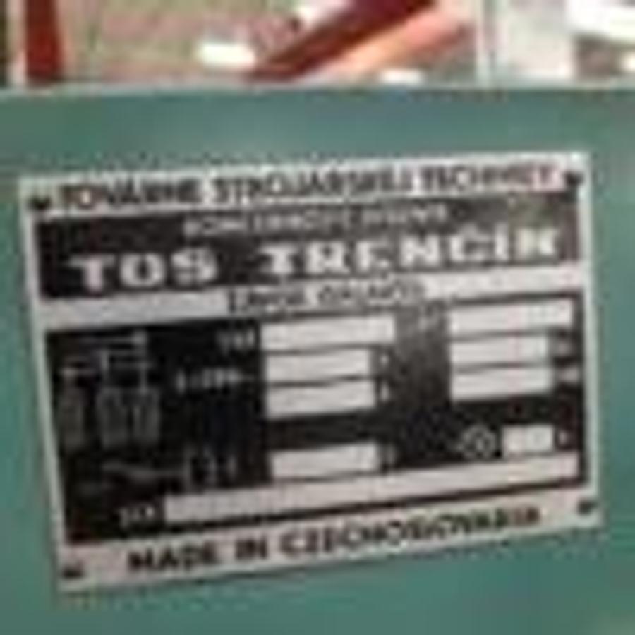 Used TOS SUI32/750 center lathe