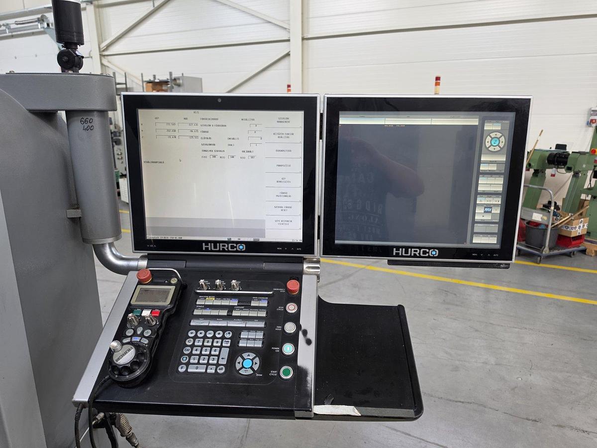 HURCO VM10i machining center