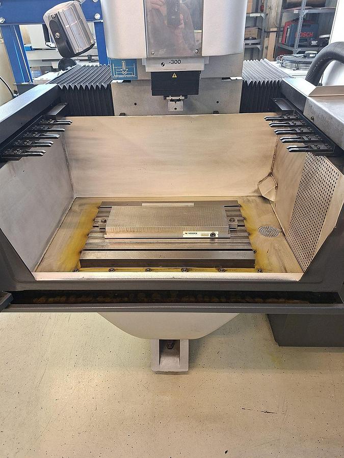 ONA NX3 block spark erosion machine