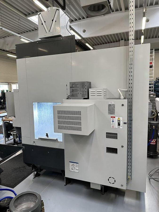 Used HAAS UMC500SS simultaneous 5-axis machining center