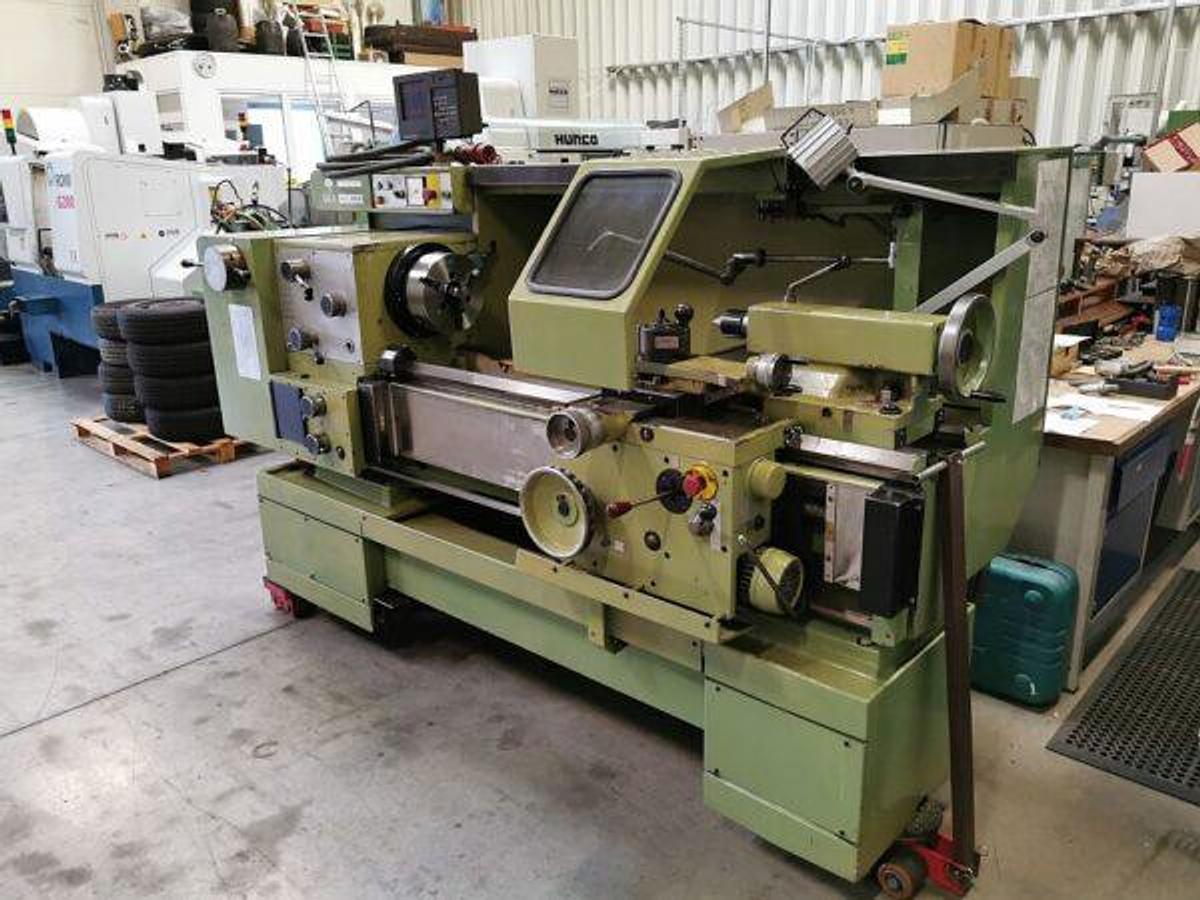 Used TOS SUI40A/50A x 1000 center lathe