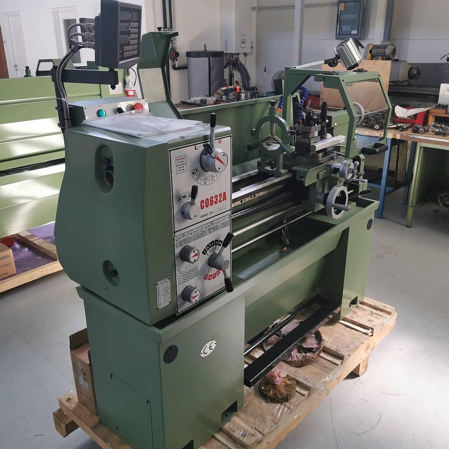 TNM C0632/750 center lathe