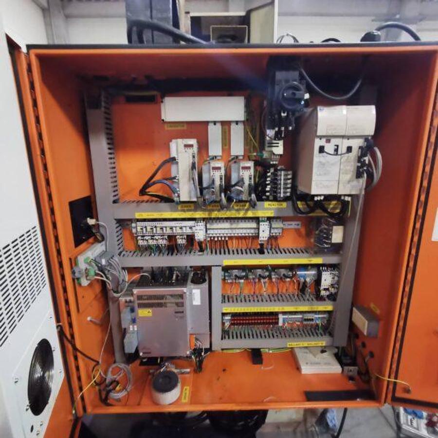 Used HURCO VMX24t mkp