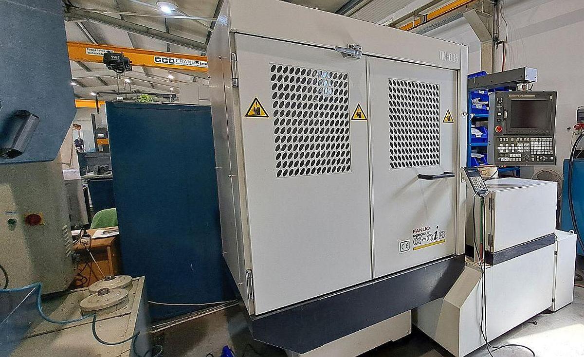 Used FANUC Robocut Alpha 0iB wire spark