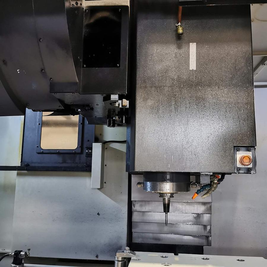 DOOSAN MYNX7500 machining center