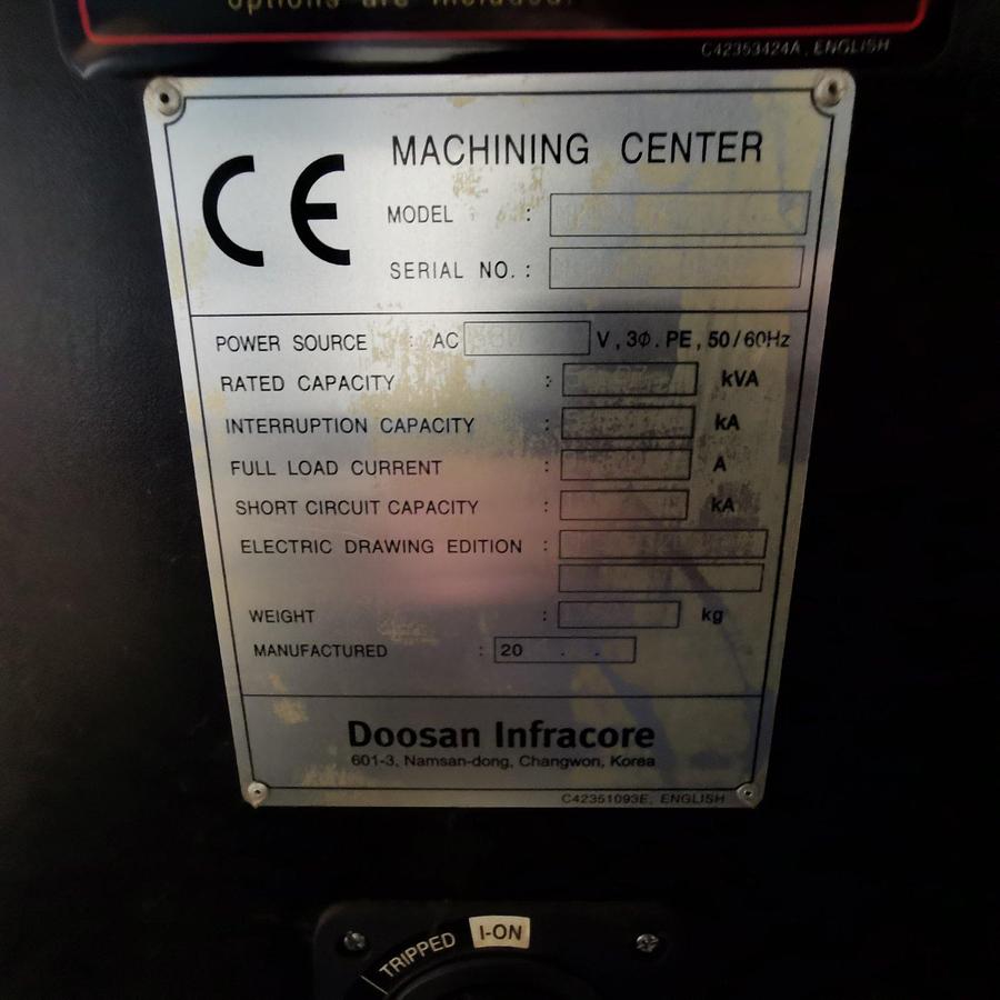 DOOSAN MYNX7500 machining center