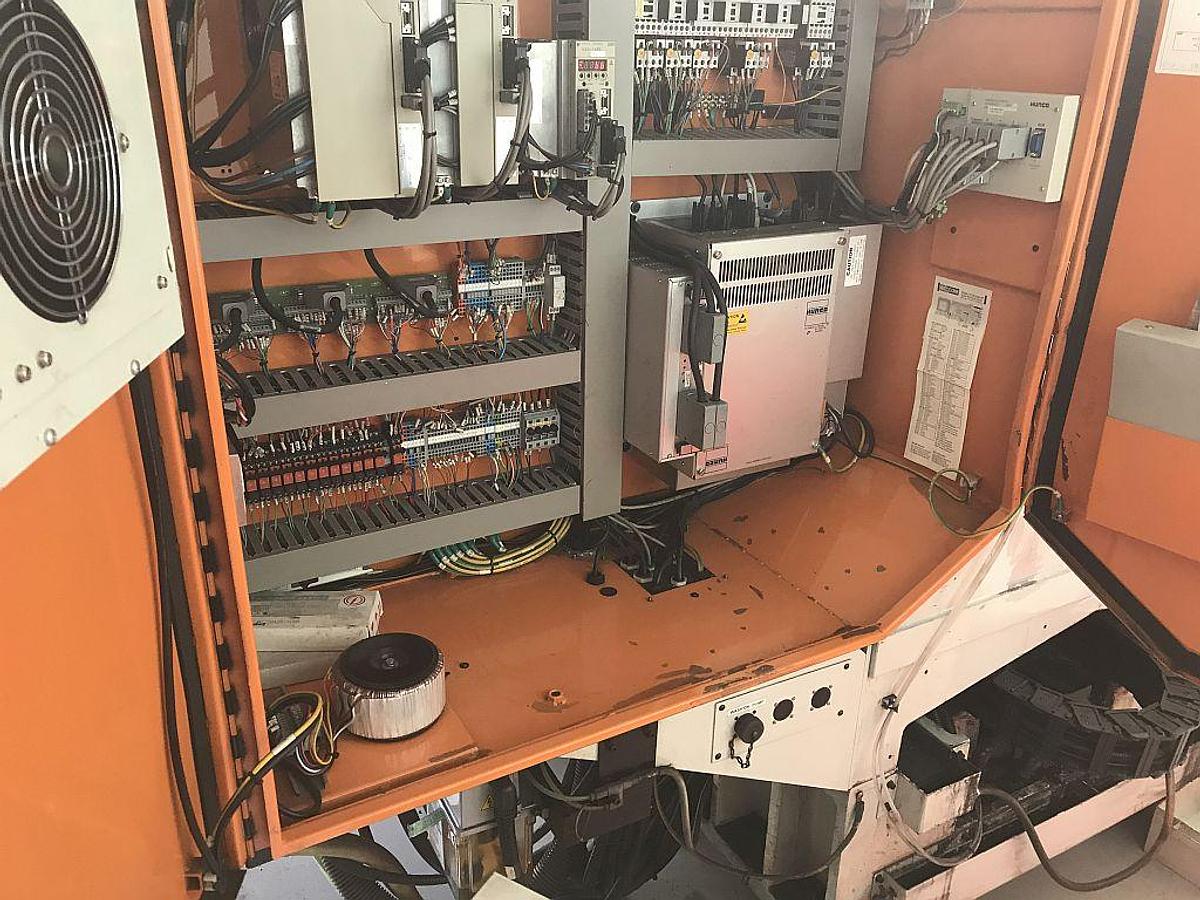 Used 2005 HURCO VMX42 milling center
