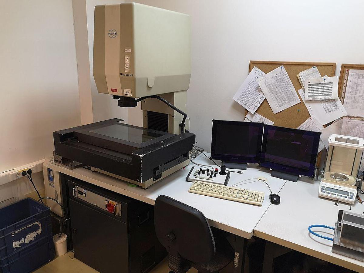 WERTH Video Check IP 250/400 measuring machine