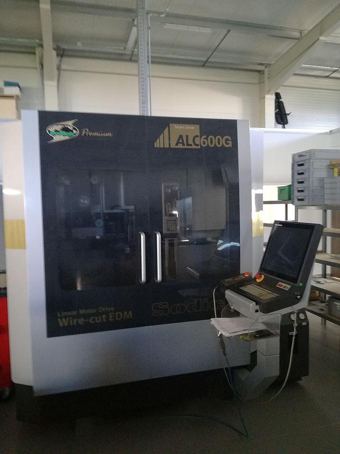 Used SODICK ALC600G wire spark