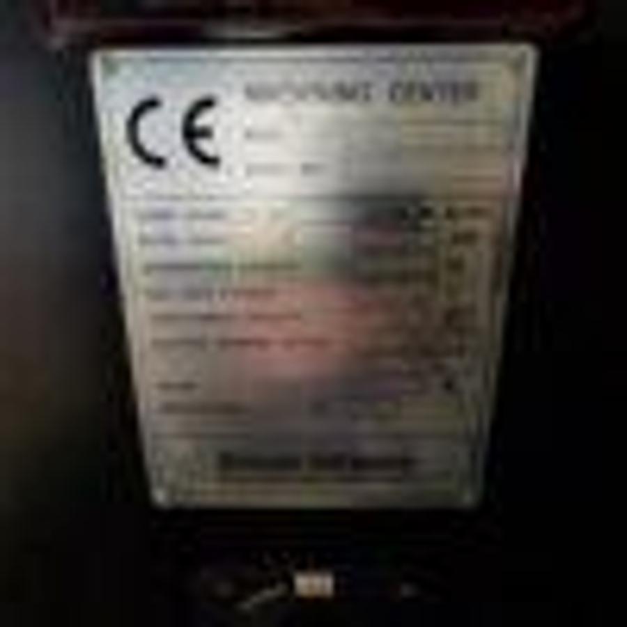 Used DOOSAN MYNX7500 machining center