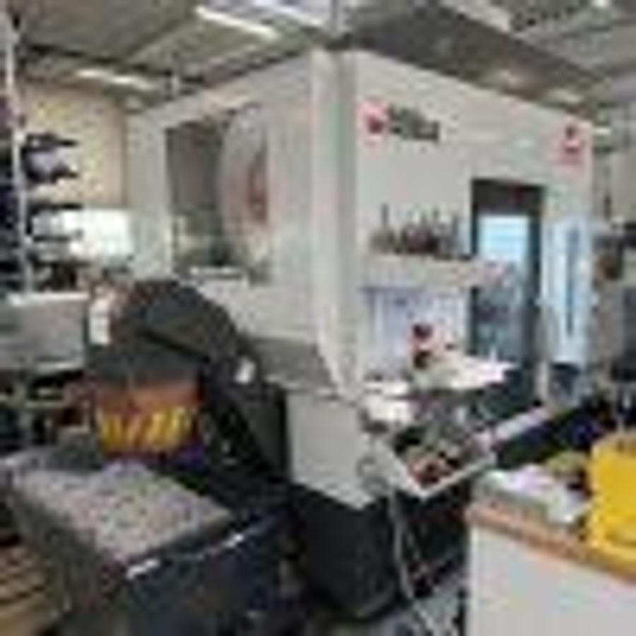 Used HAAS UMC500SS simultaneous 5-axis machining center