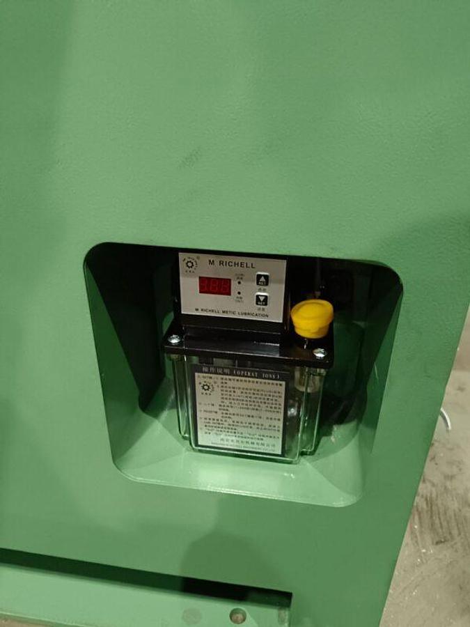 Used CNC MINI 210 cnc lathe