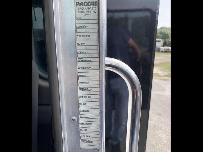 Used 2011 Kenworth T440 tri axle dump truck