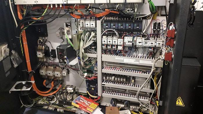 Used 2005 MAZAK  VARIAXIS 730