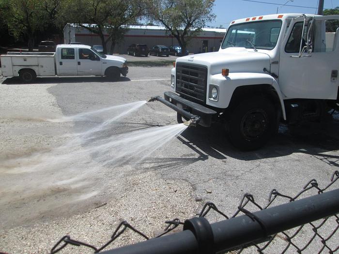 Used 1986 GMC S1700 Water Truck