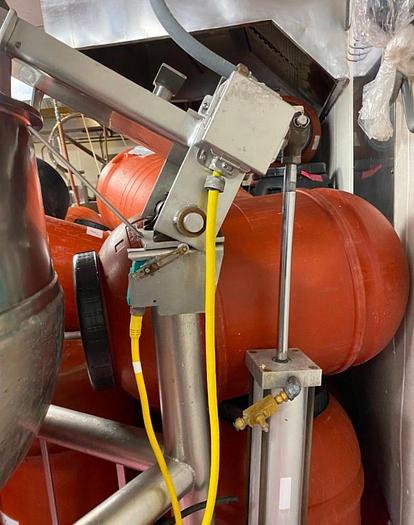 Used GROEN DN/INA/2-100 100 GAL TILTING STEAM KETTLE w/ AGITATION & SCRAPE & AGITATION PISTON LIFT OUT (#842)