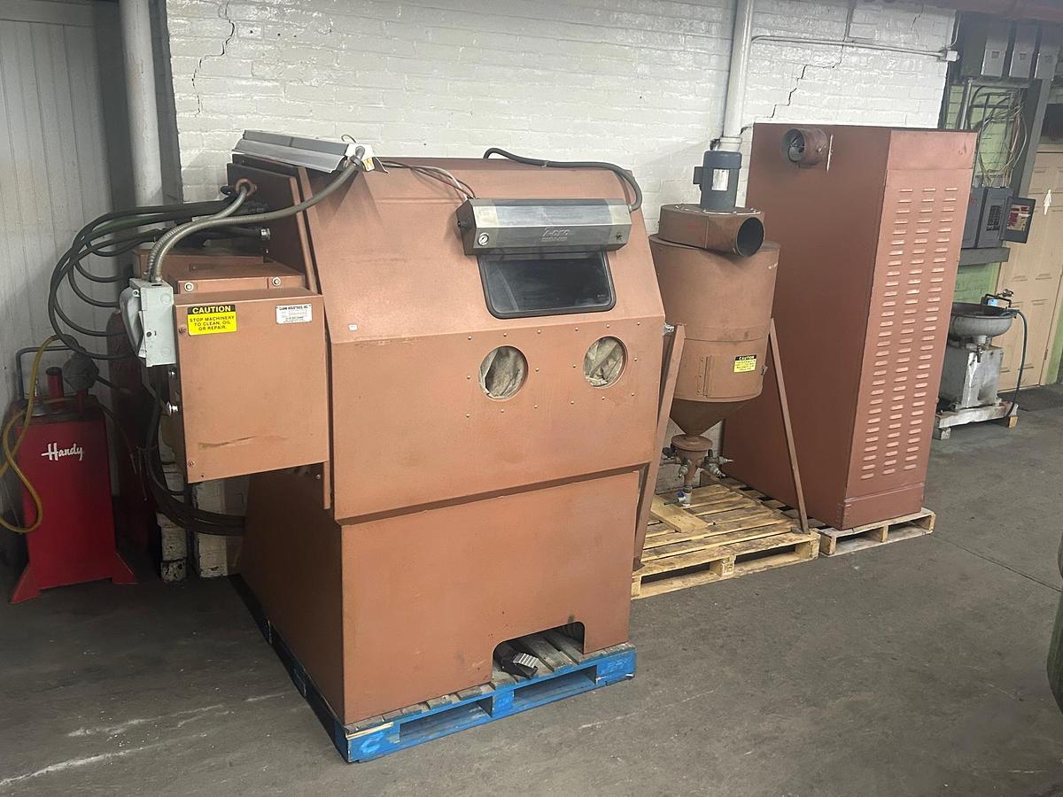 Used Zero Blast-N-Peen Special 220 Suction Blast Cabinet, Reclaimer, Dust Collector & Powered Turntable