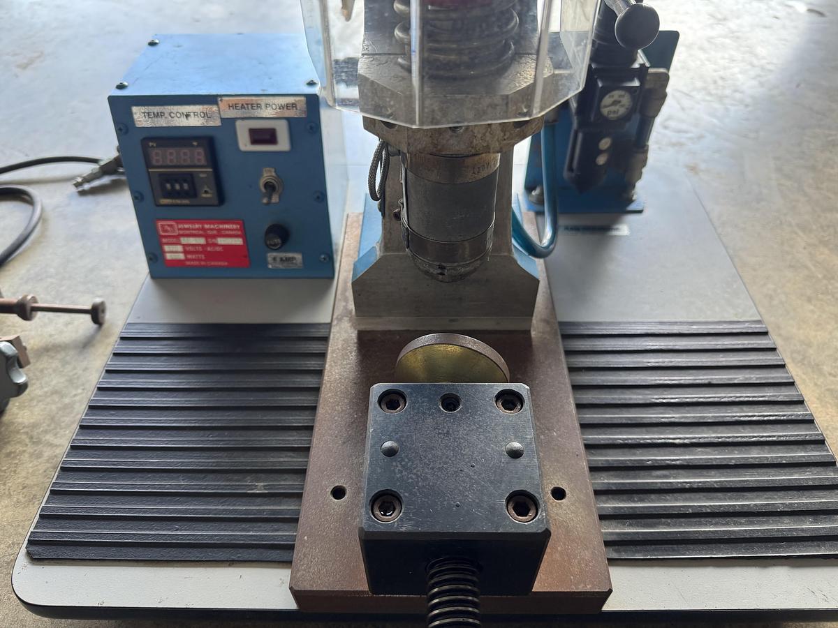 Used Goldpro® AB-100-4 Manual Plastic Injector Molding Machine with Reinforced Base