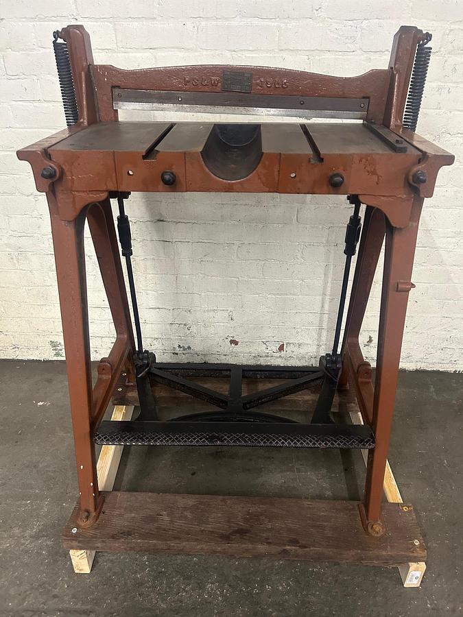 Used PS&W Peck Stow Wilcox Co, Model No 20A Foot Squaring Shear