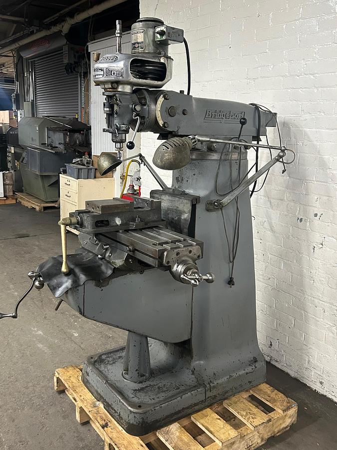 Used Bridgeport 9" x 32" 1/2 HP, 6-Speed Ram Type Vertical Milling Machine