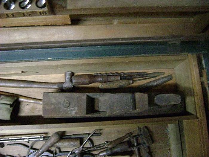 Used 1074-385 Antique Woodworker’s Tool Chest/Carpenter’s Box