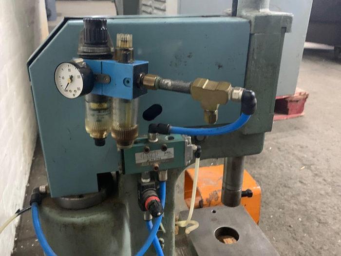 Used 5992-220 Joraco 3-Ton Quick Action Air Pneumatic Press with Foot Pedal