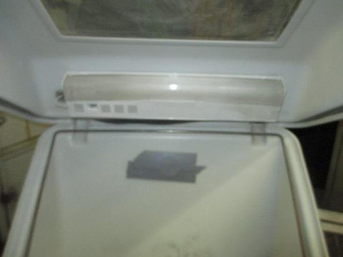 Used 7339-400 Plastic Self-Contained Bench Model Work Enclosure