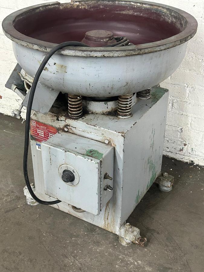 Used Ultramatic Model Advantage 1.2CU FT. Vibratory Tumbler Finishing Machine