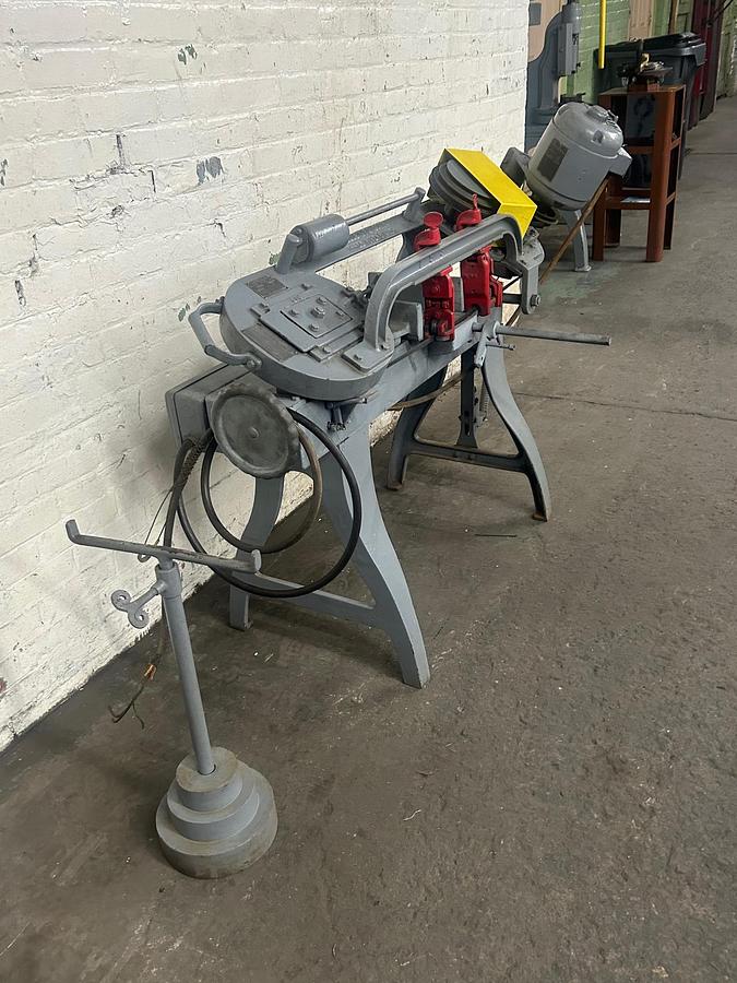 Used Wellsaw 5M 5" x 10" Horizontal Metal Cutting Band Saw