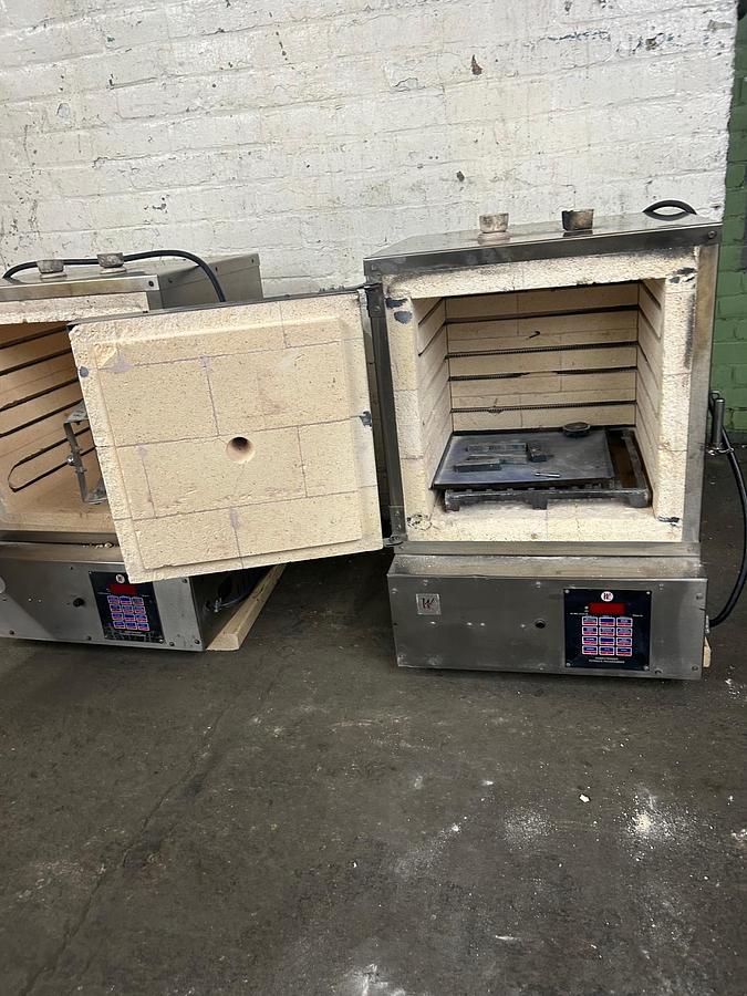 Used Paragon Industries Digital Jewelry Kiln Model W14-2 Laboratory Furnace