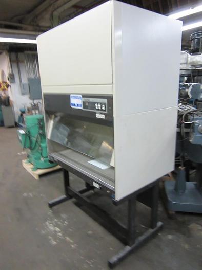 Used 2001-700 LABCONCO CHEMICAL LAB FUME SAFETY EXHAUSTHOOD PURIFIER CLASS 11