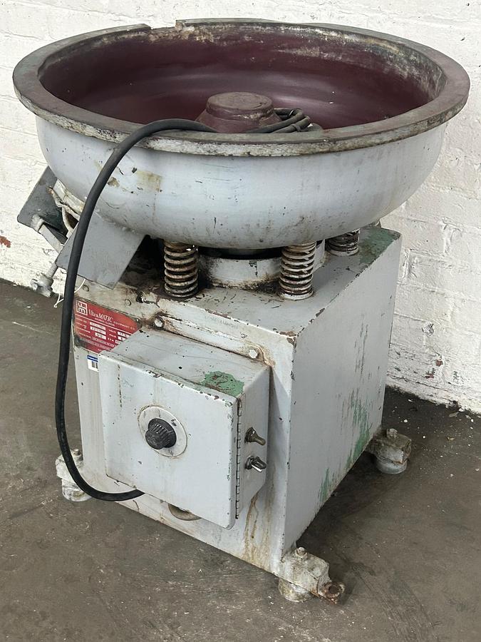 Used Ultramatic Model Advantage 1.2CU FT. Vibratory Tumbler Finishing Machine