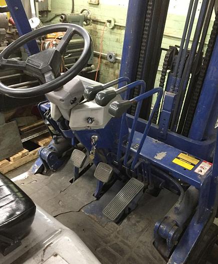 Used 2956-560 KOMATSU 5000LB CAPACITY RIDE ON FORK LIFT TRUCK MODEL 25