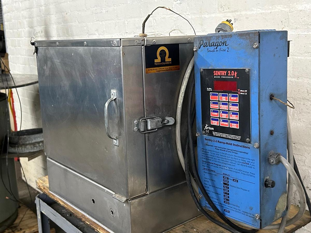 Used  Electric Oven, Kiln, Furnace with Paragon Programmable TNFII Remote Controller