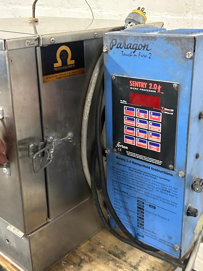 Used  Electric Oven, Kiln, Furnace with Paragon Programmable TNFII Remote Controller