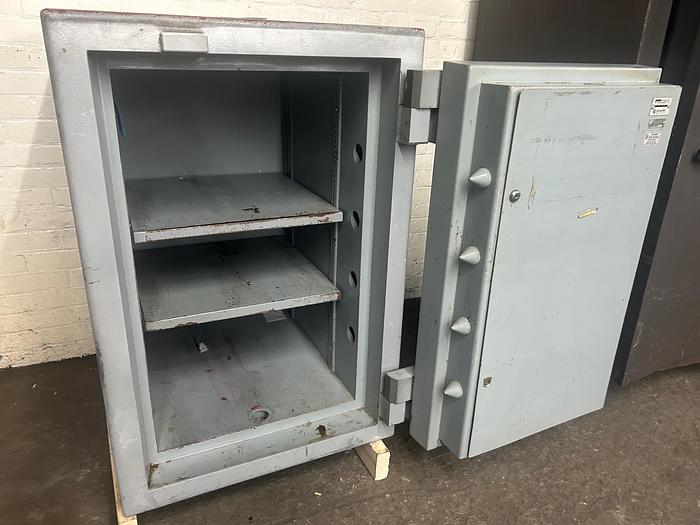 Used Original Safe and Vaults Combination Tool Resistant Safe MTL TL30 UL