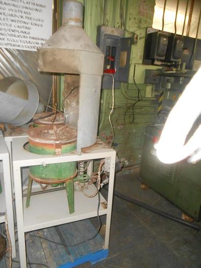 Used 6746-310 Charles Hones Gas Operated Melting Pot