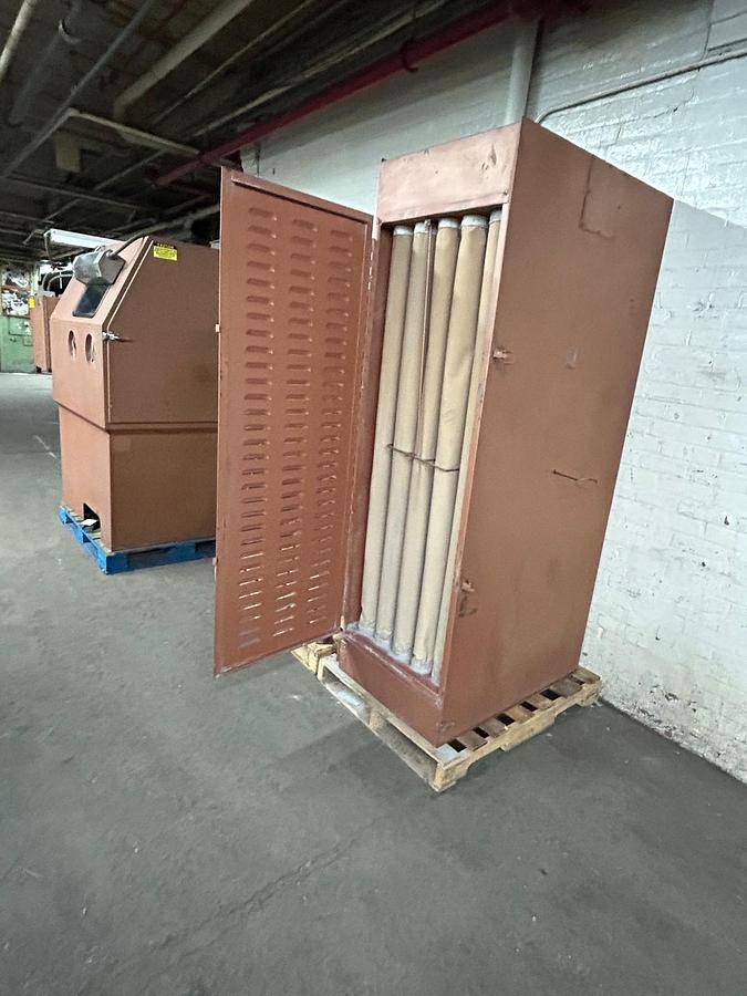 Used Zero Blast-N-Peen Special 220 Suction Blast Cabinet, Reclaimer, Dust Collector & Powered Turntable