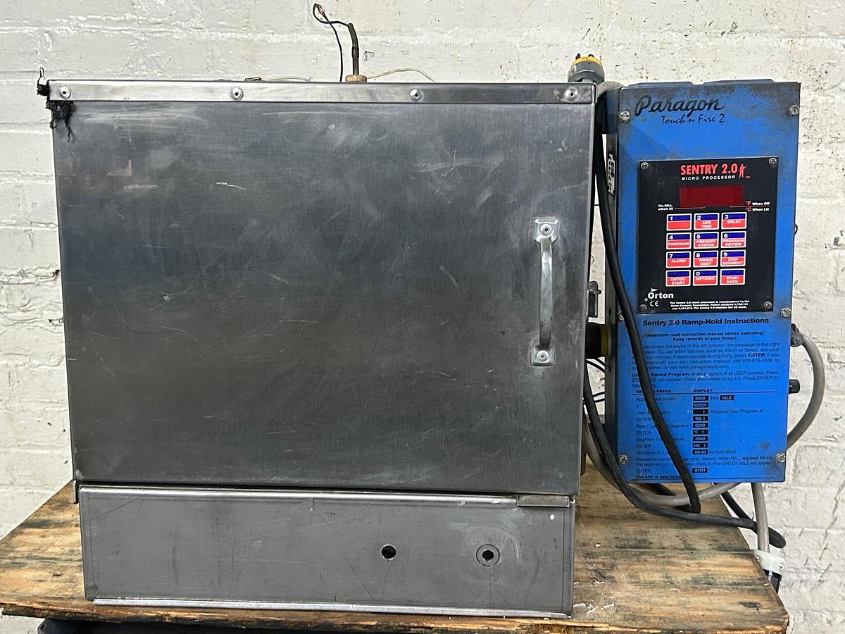 Used Electric Oven, Kiln, Furnace with Paragon Programmable TNFII Remote Controller (120v)